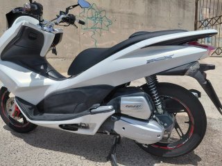 Honda PCX 125 Scooter Blanca 2010 Muy cuidada