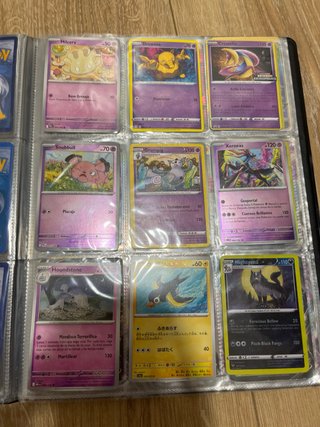 Álbum Pokémon Charmander Kanto #004 con cartas