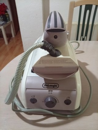 Centro de Planchado DeLonghi