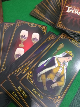 Baraja del Tarot Dorada Tikal