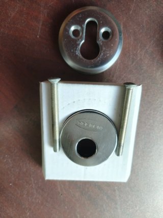 Escudo seguridad Ezcurra