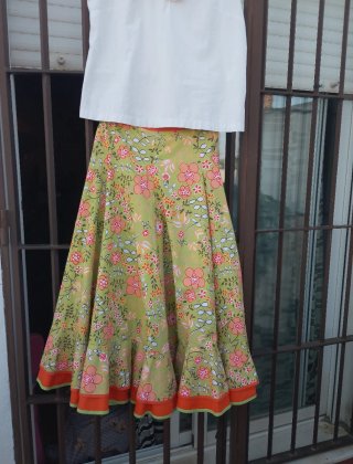 Vestido de flamenca verde y rosa