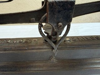 Balanza antigua hierro y latón 5 kg