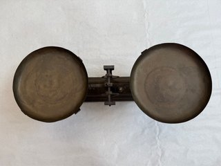 Balanza antigua hierro y latón 5 kg