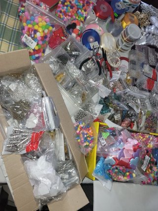 Lote Bisutería y Manualidades Variadas