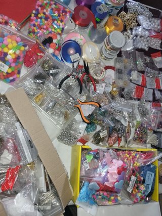 Lote Bisutería y Manualidades Variadas