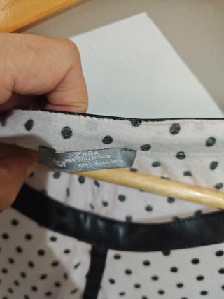 Blusa Zara lunares manga larga Talla L
