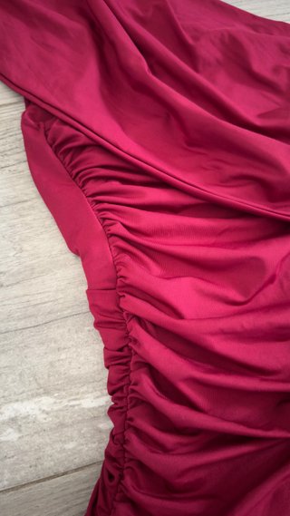 Vestido rojo largo escotado