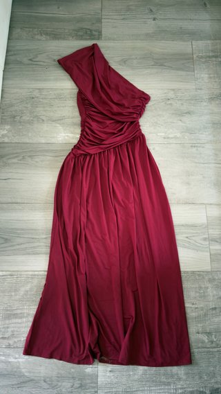 Vestido rojo largo escotado