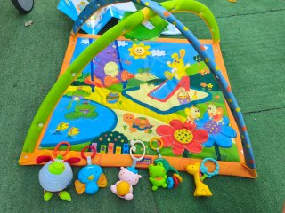 Gimnasio actividades bebé Tiny Love