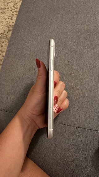 iPhone 11 80% Batería