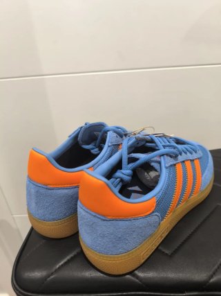 Zapatillas Adidas Azul y Naranja
