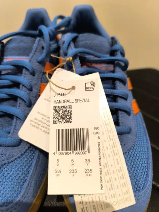 Zapatillas Adidas Azul y Naranja