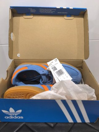 Zapatillas Adidas Azul y Naranja