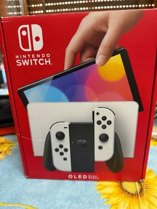 Nintendo Switch OLED Bianca - Completa di scatola