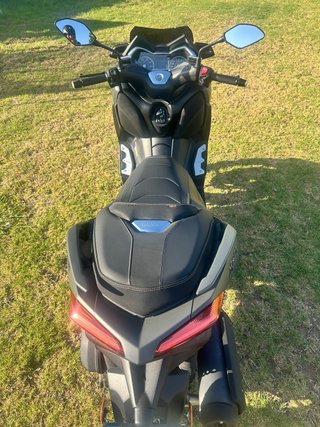 Yamaha XMAX 125 Tech MAX gris/negro