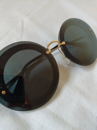Gafas de sol Rayons negras y doradas