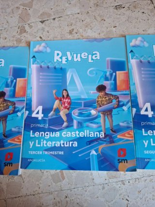 Tres libros. Revuela. Lengua 4 de primaria