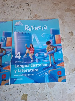 Tres libros. Revuela. Lengua 4 de primaria
