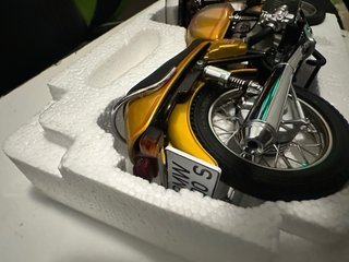 Maqueta Moto BMW R 90 S 1:10 Oficial