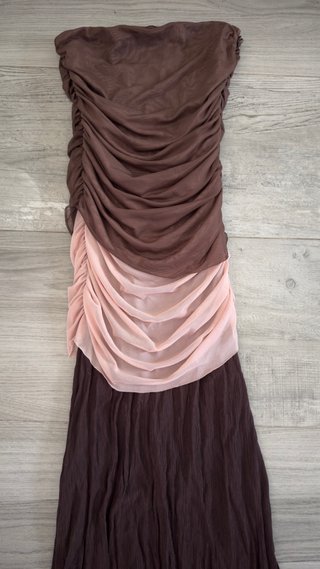 Vestido largo marrón y rosa de Zara