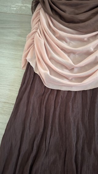 Vestido largo marrón y rosa de Zara