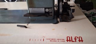Máquina de coser industrial Alfa 157