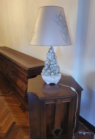 Mesa auxiliar giratoria de madera maciza