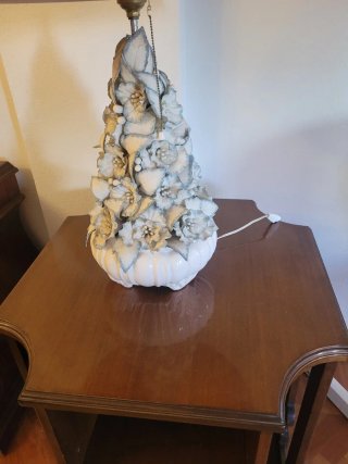 Mesa auxiliar giratoria de madera maciza