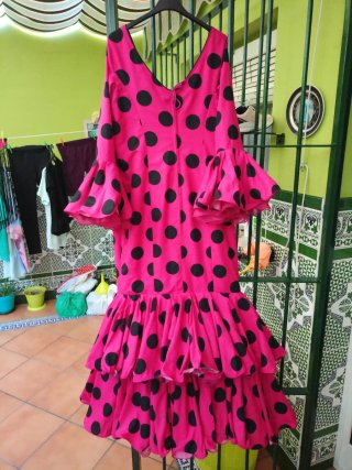 Traje de flamenca con mantoncillo incluido
