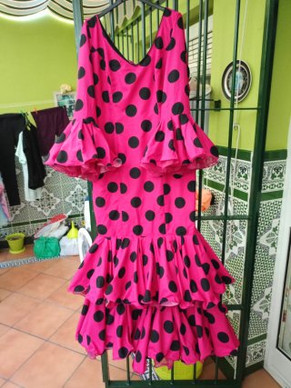 Traje de flamenca con mantoncillo incluido