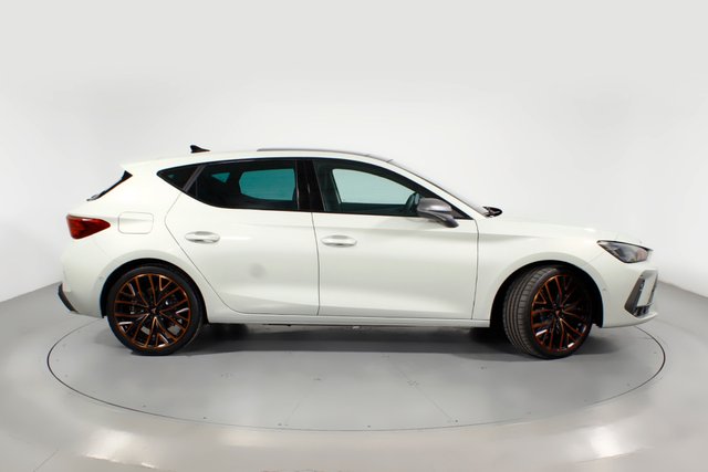 CUPRA Leon 2025