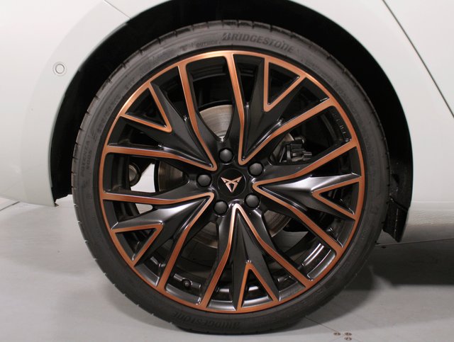 CUPRA Leon 2025