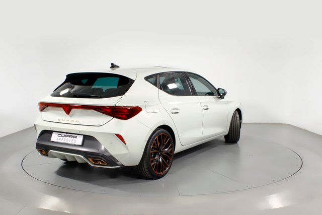 CUPRA Leon 2025