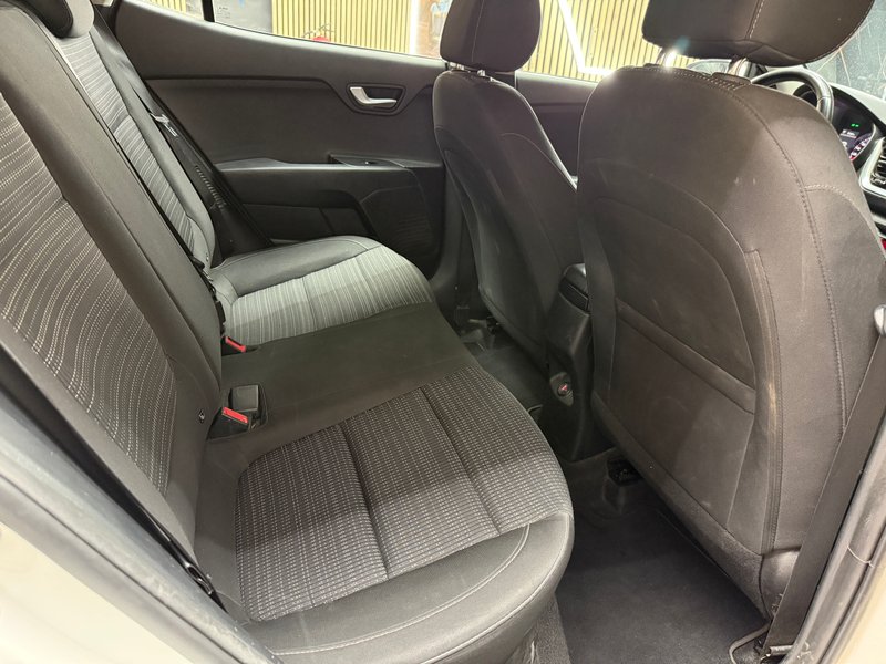 Kia Stonic 2022, foto 25