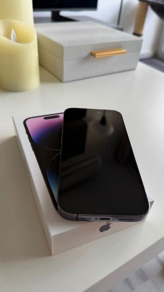 iPhone 14 Pro Morado
