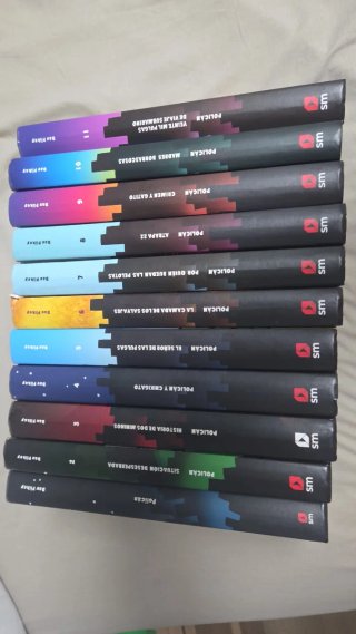 colección de libros de polican