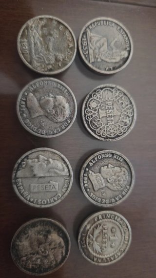 Lote de 8 monedas antiguas Escribir por privado