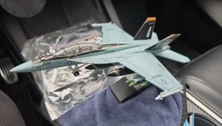 Maqueta Avión F18 Strike Fighter