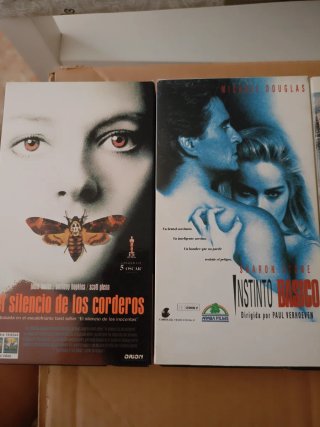 VHS El Honor de los Prizzi y Bajo el Fuego