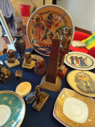 Lote Decoración Egipcia: Platos, Figuras