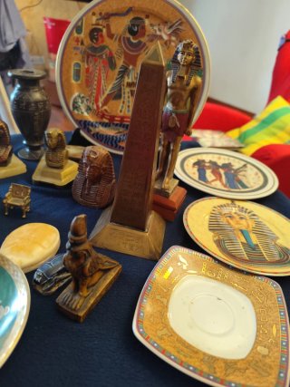 Lote Decoración Egipcia: Platos, Figuras