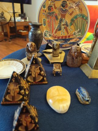 Lote Decoración Egipcia: Platos, Figuras