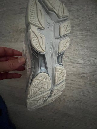 Asics Sneakers vendo por error en el. Numero