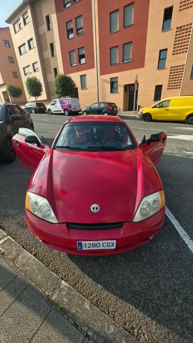 Hyundai Coupe 2004 - foto 1
