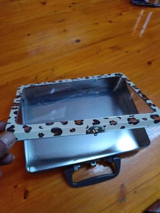 Maletín metálico estampado leopardo