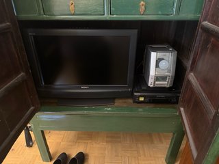 Mueble Chino Verde con herrajes dorados