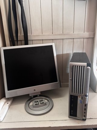 Ordenador HP XP con pantalla