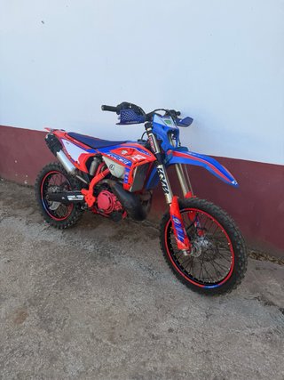 Beta 300 RR 2025 Enduro Moto