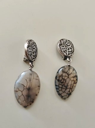 Pendientes elegantes con piedra ágata gris